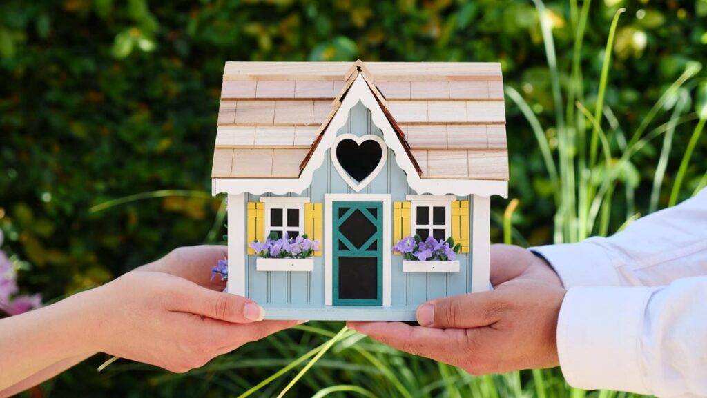Lease vs Rent: The Pros and Cons of Each Option