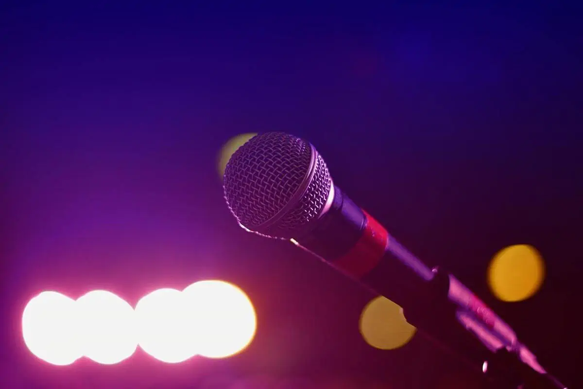 microphone with circle lights background