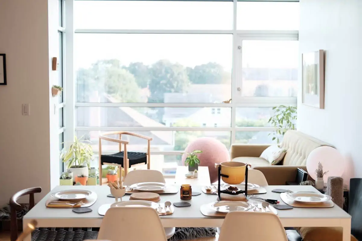 empty-living-room-with-table-setting