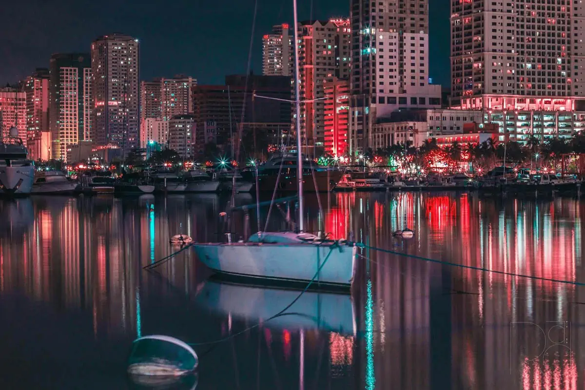 sailboat-on-body-of-water