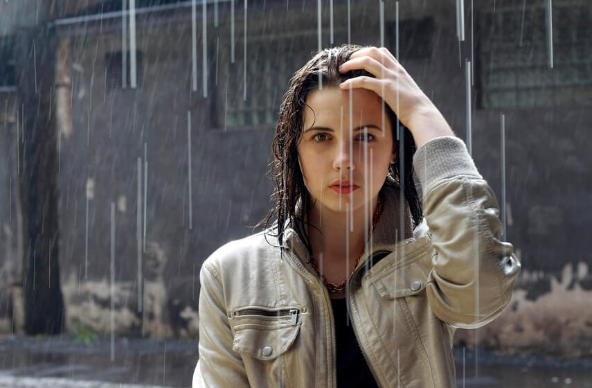 Rainy Days Commuters Too Cool for an Umbrella