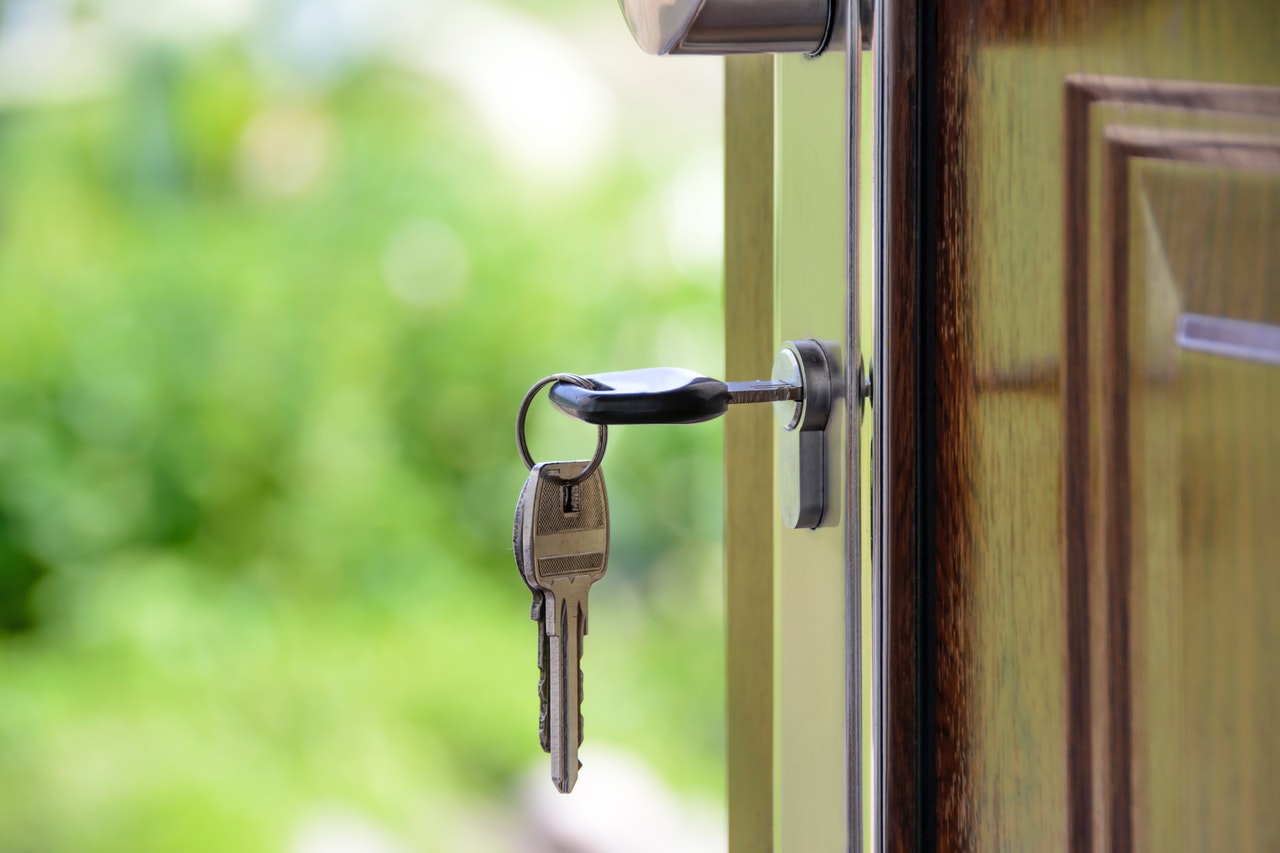 close up door focus