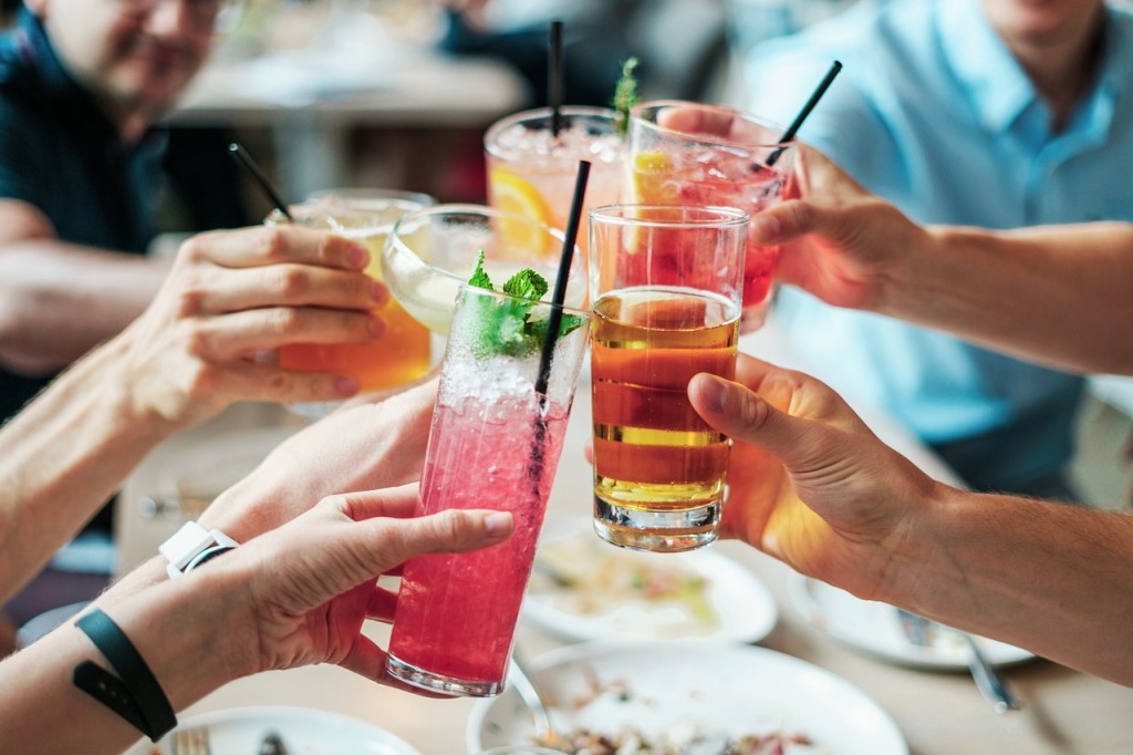drink with Filipino locals