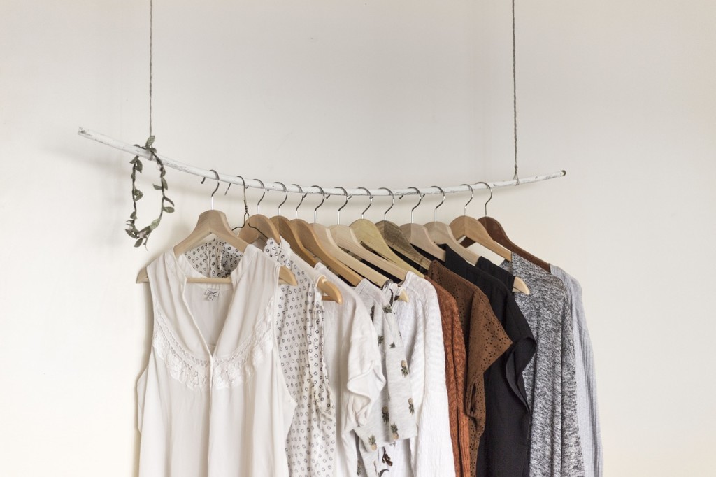 hang clothes holder