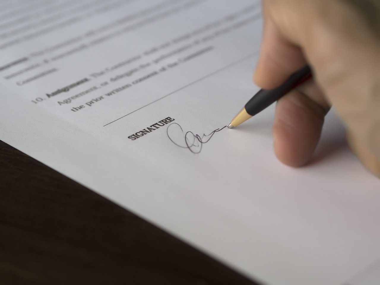 sign contract lease