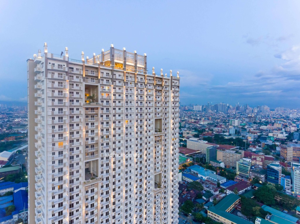 torre-de-manila-facade